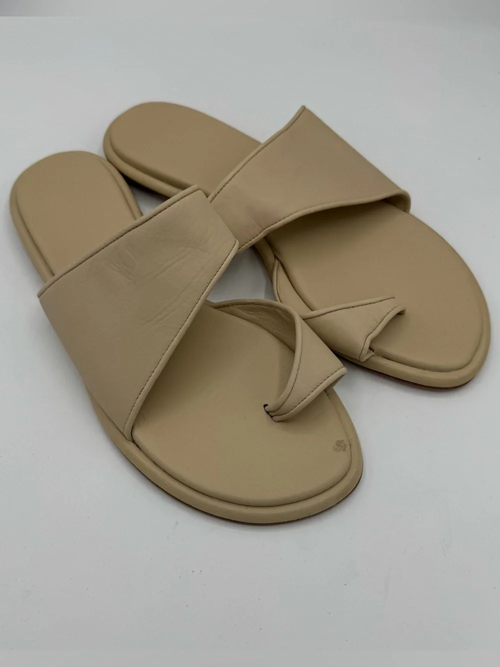 Vince Lukas Flat Slide Sandal Women 8 Beige Leather Minimalist Slip On Neutral